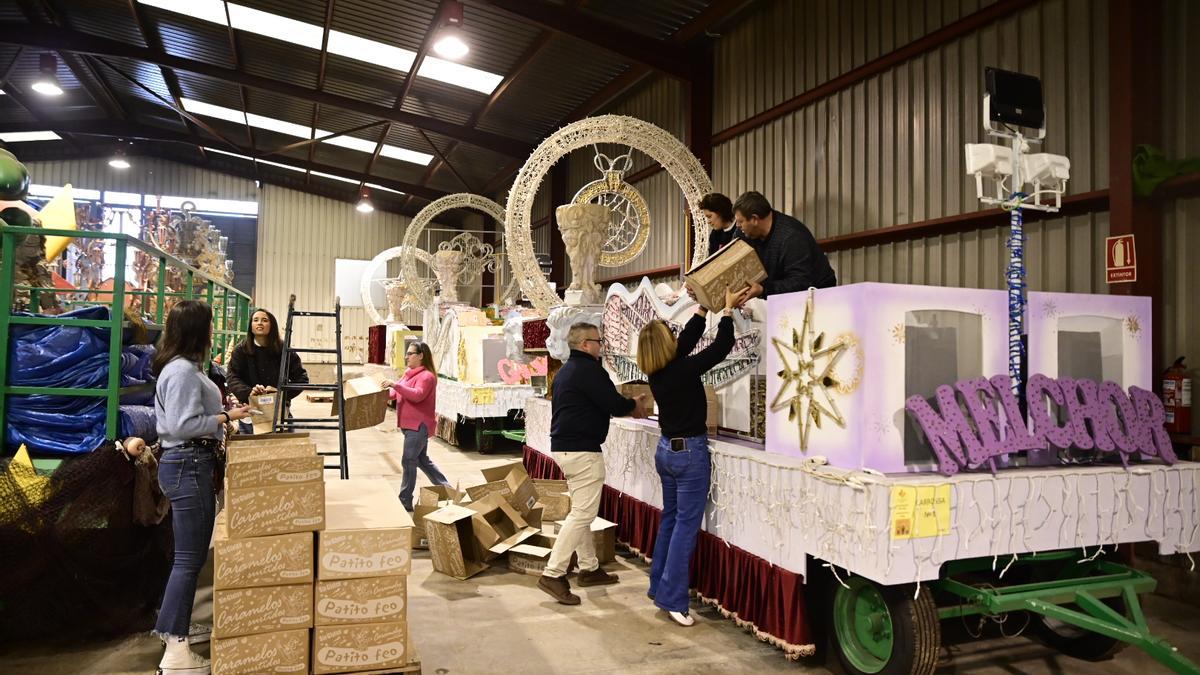 Preparativos para la cabalgata de reyes