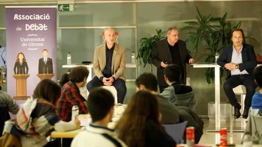 Quim Salvi, Jordi Grau i Sergi Bonet, davant els estudiants, a la Facultat de Dret.