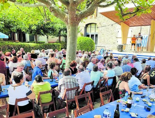 Un moment del dinar previ a la presentació de l'auca