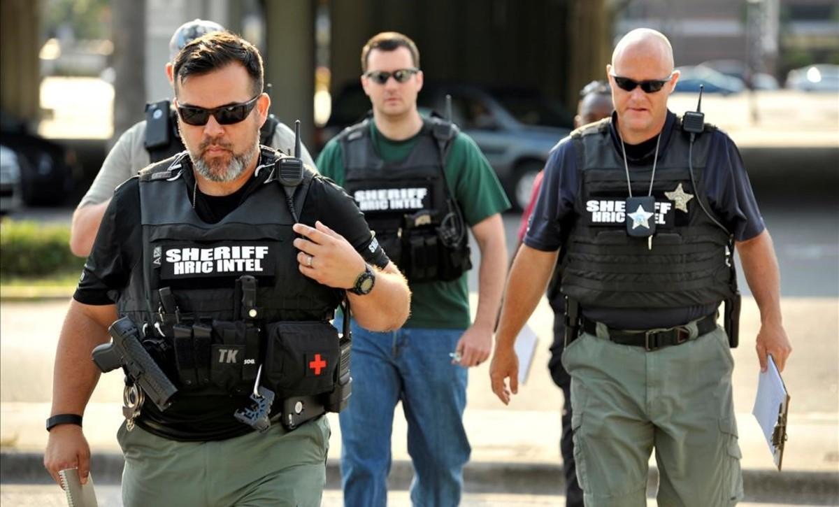 lLa policiía de Orlando durante la investigación del tiroteo.