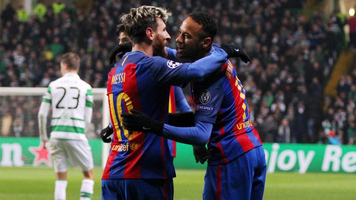 Leo Messi y Neymar Junior celebran uno de los goles del Barça frente al Celtic disputado en Glasgow en la Champions 2016/17