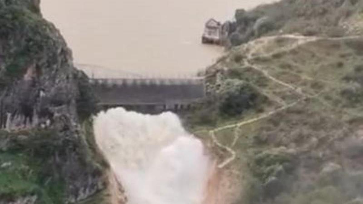 La presa malagueña de Montejaque comienza a desembalsar