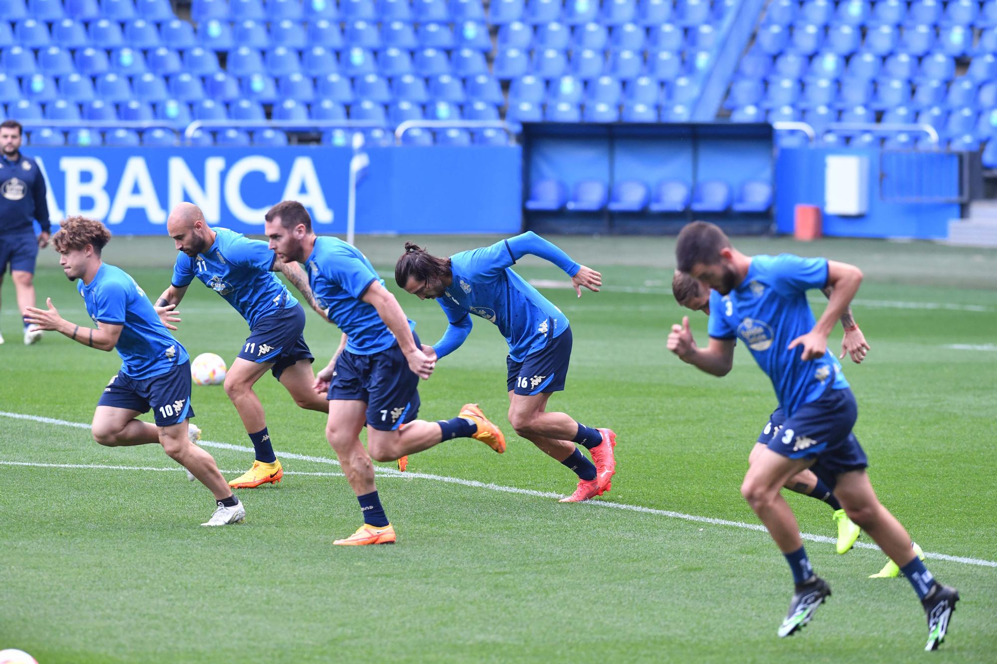 Óscar Cano toma las riendas del Dépor con su primer entrenamiento en Riazor