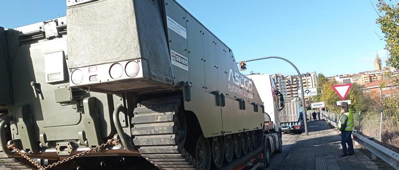 La llegada del blindado a Oviedo.