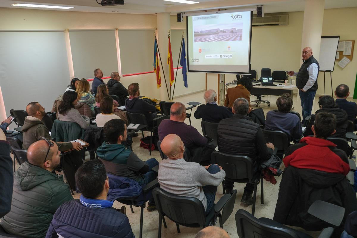 La jornada reunió a técnicos, productores y comercializadores.