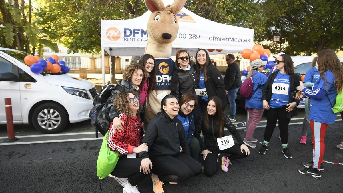 Imágenes de ambiente de la Carrera de la Mujer de Murcia