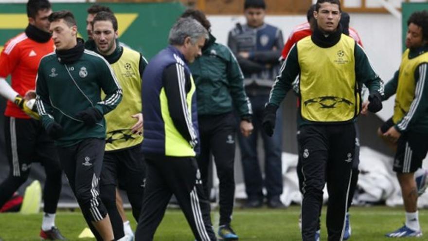 El Real Madrid se ejercita en el estadio del Besiktas