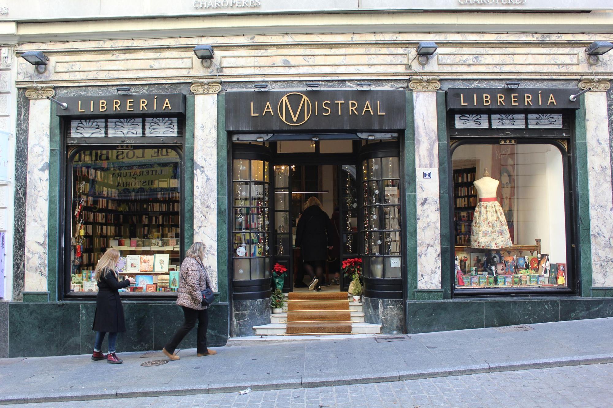 Librería La Mistral, una de las librerías más preciosas de Madrid en la que querrás pasar todo el tiempo del mundo.