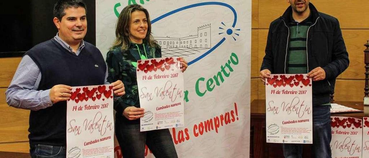 Presentación de la campaña de San Valentín de Cambados Zona Centro, ayer en el Concello. // Iñaki Abella