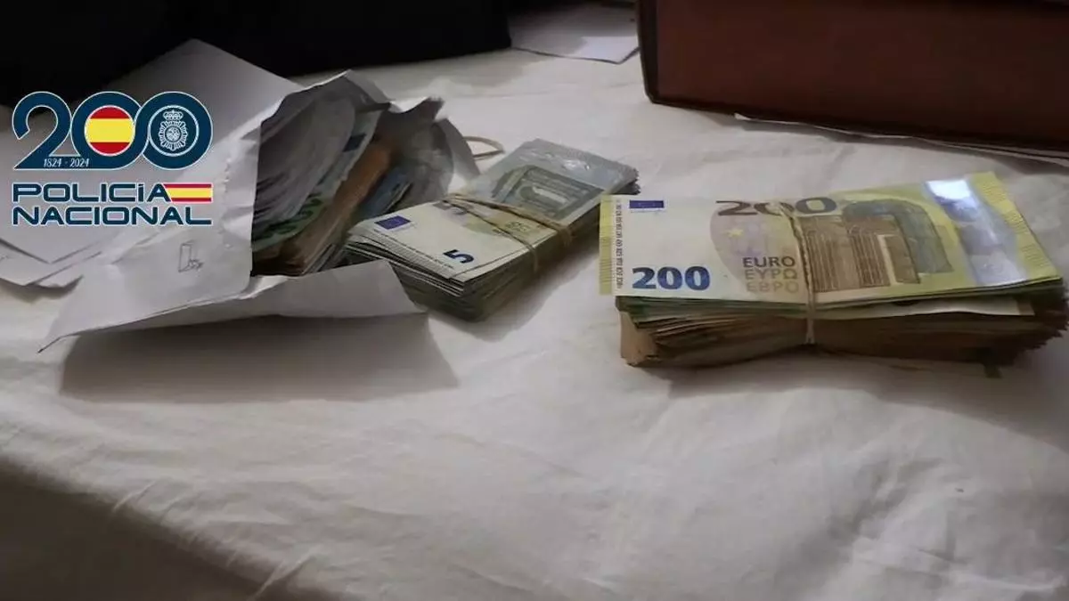 Las esclavas de la manicura: diez horas cada día arreglando uñas sin cobrar