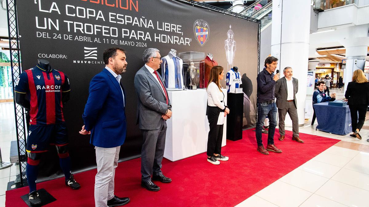 LEVANTE UD: Exposición en Nuevo Centro de La piel del Levante del siglo XX