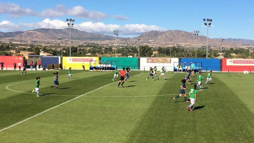 Imagen de un partido de fútbol femenino en Aspe.