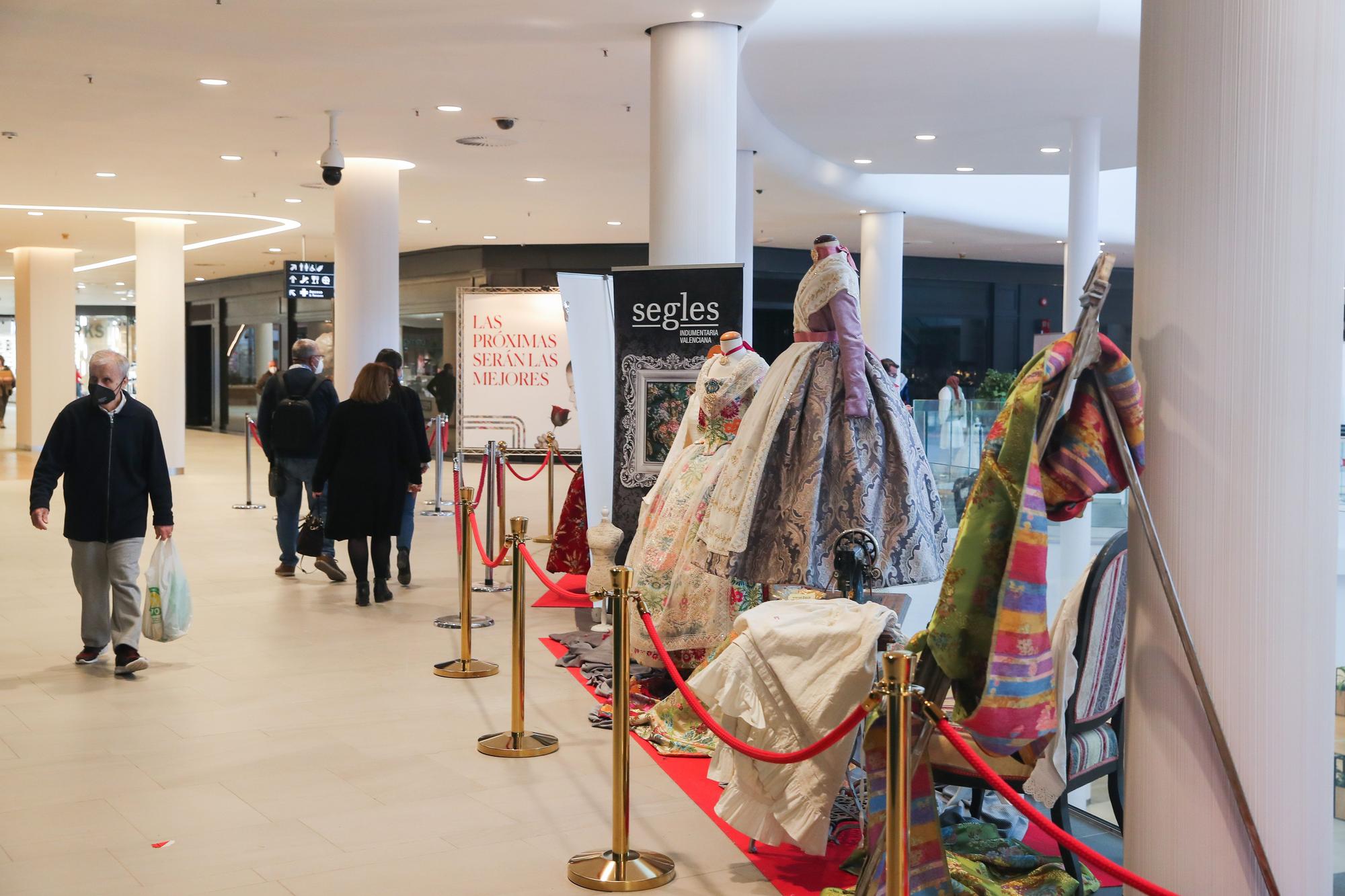 El Centro Comercial Saler demuestra su apoyo a las Fallas