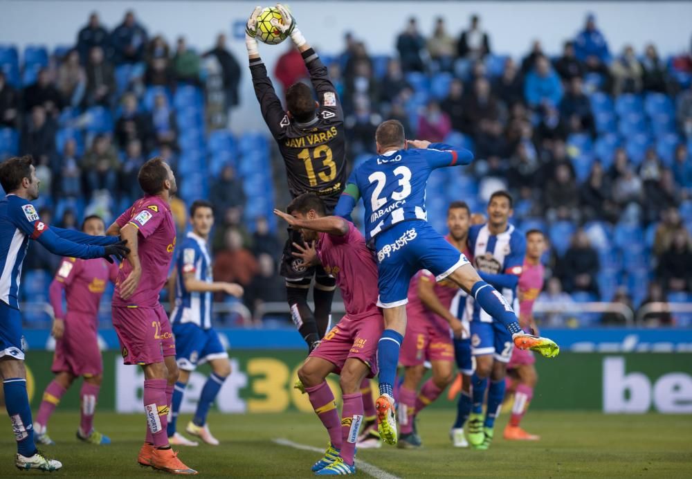 El Dépor cae en Riazor ante Las Palmas