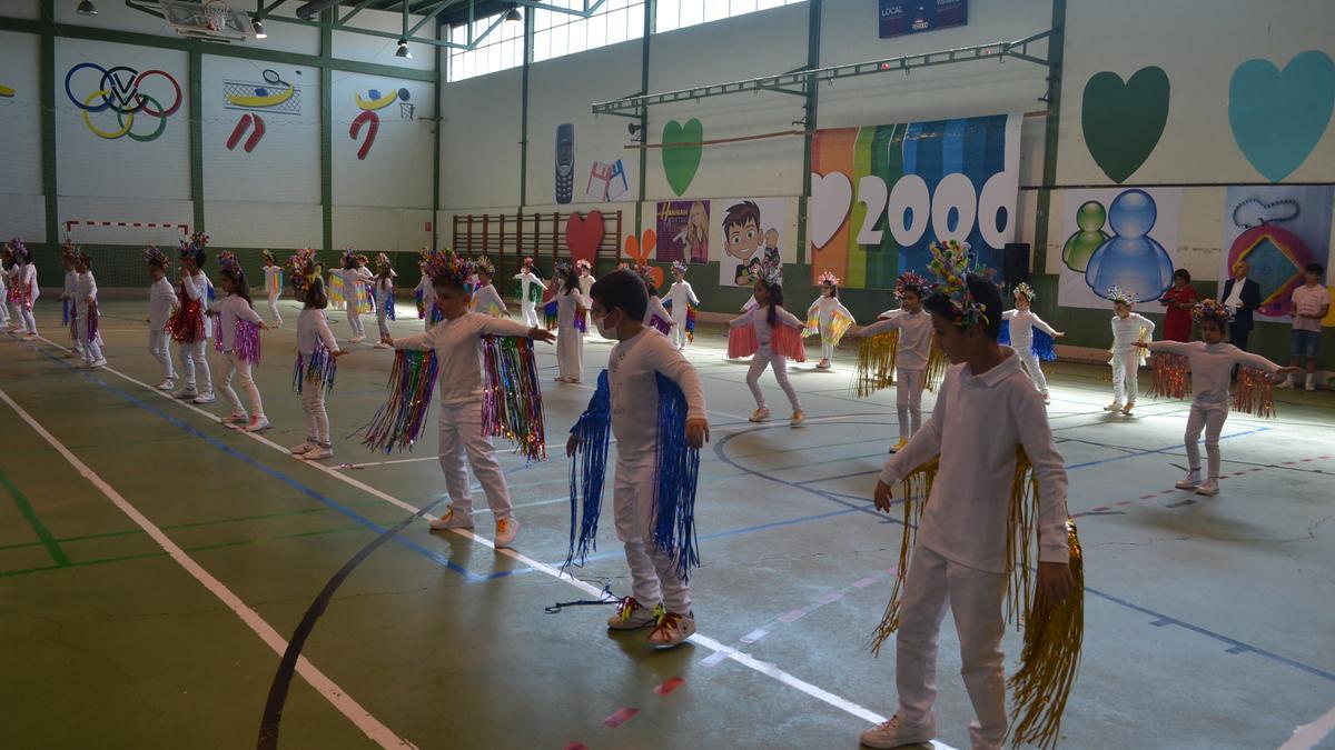 Alumnos del colegio Virgen de la Vega de Benavente, durante la fiesta. / E .P.