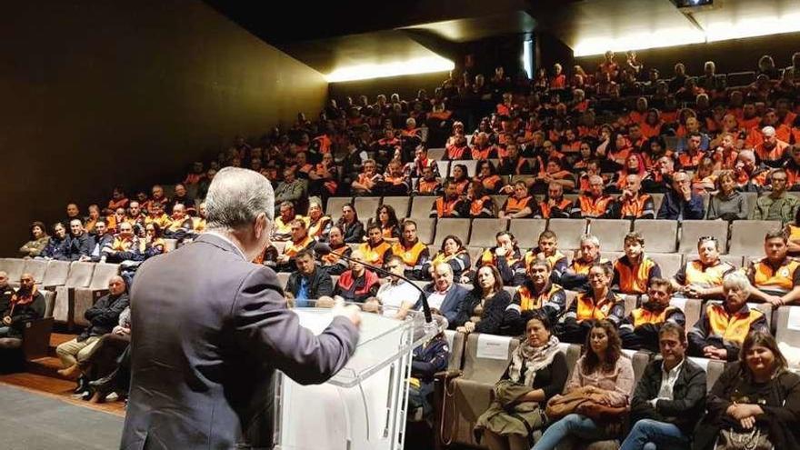 El director xeral de Emerxencias, Luis Menor, durante su intervención en las jornadas formativas. // FdV