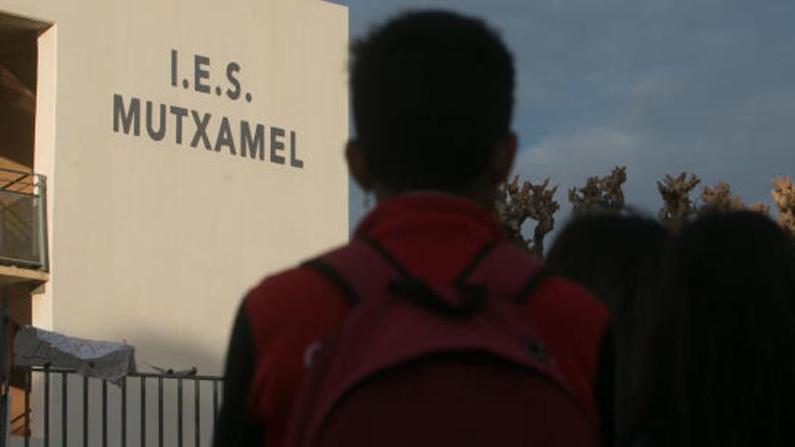 Hospitalizado un menor de 14 años  tras intentar suicidarse por acoso escolar en Alicante