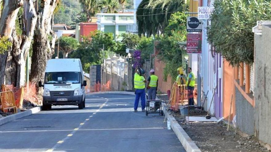 El Ayuntamiento capitalino reordena otra vez el tráfico en la carretera de Tafira