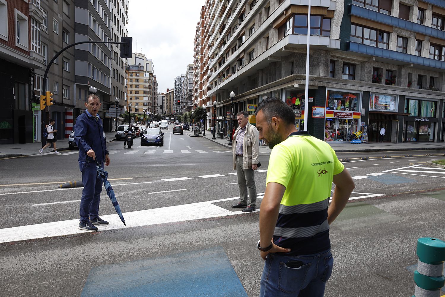 En imágenes: así ha sido la reapertura al tráfico del "cascayu" de Gijón