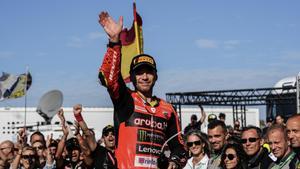 Álvaro Bautista celebra el podio en la Superpole de Jerez Fuente