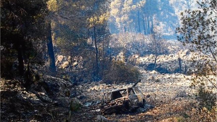 Imatge d&#039;una de les muntanyes afectada pel foc de Mallorca, que es troba completament cremada.