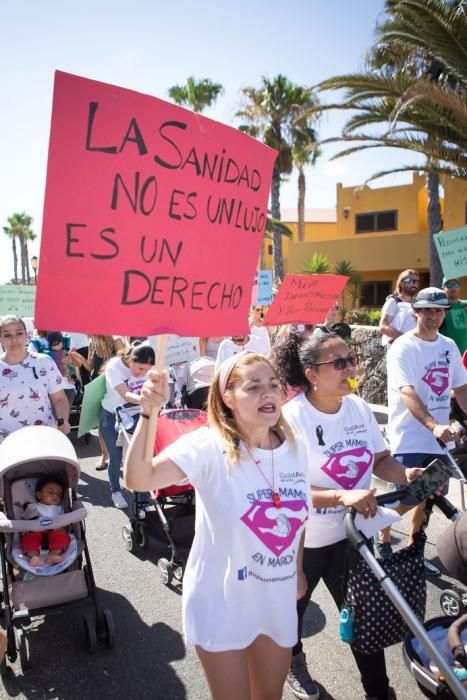 FUERTEVENTURA - MANIFESTACION POR UNA SANIDAD MEJOR EN CORRALEJO - 19-06-17