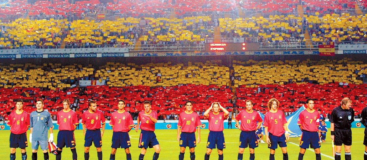Tifo at the Martínez Valero to receive the Spanish team in 2003