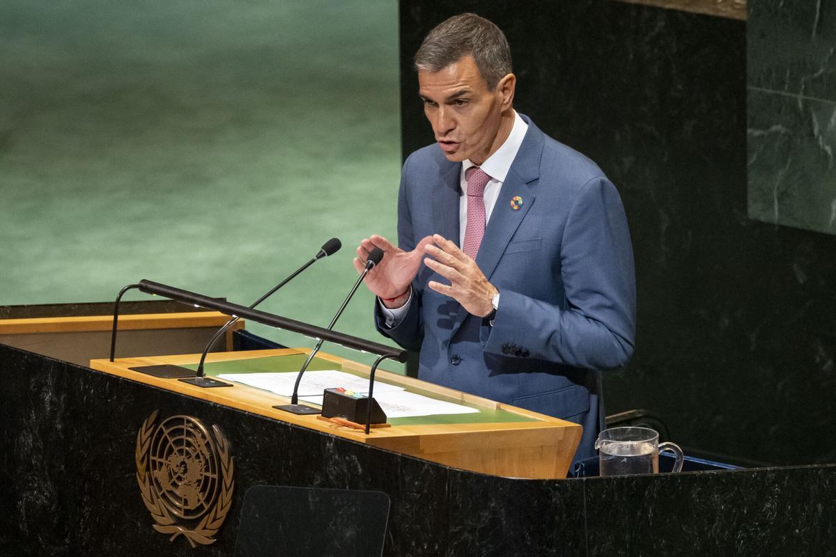 El presidente del Gobierno español, Pedro Sánchez, interviene durante una reunión de alto nivel en las Naciones Unidas destinada a impulsar el apoyo a una solución de dos Estados para el conflicto israelo-palestino