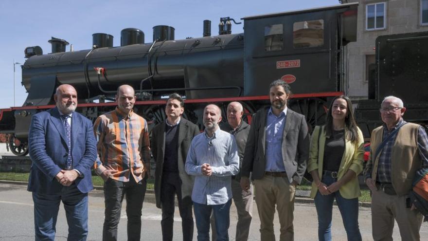 La histórica locomotora de A Ponte luce de nuevo como hace 100 años
