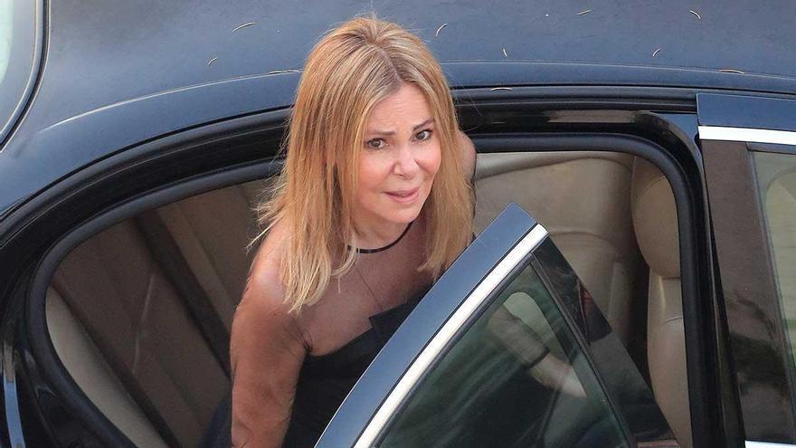 Ana Obregón se rompe en la boda "de las favoritas de Aless": ha llegado sola al enlace