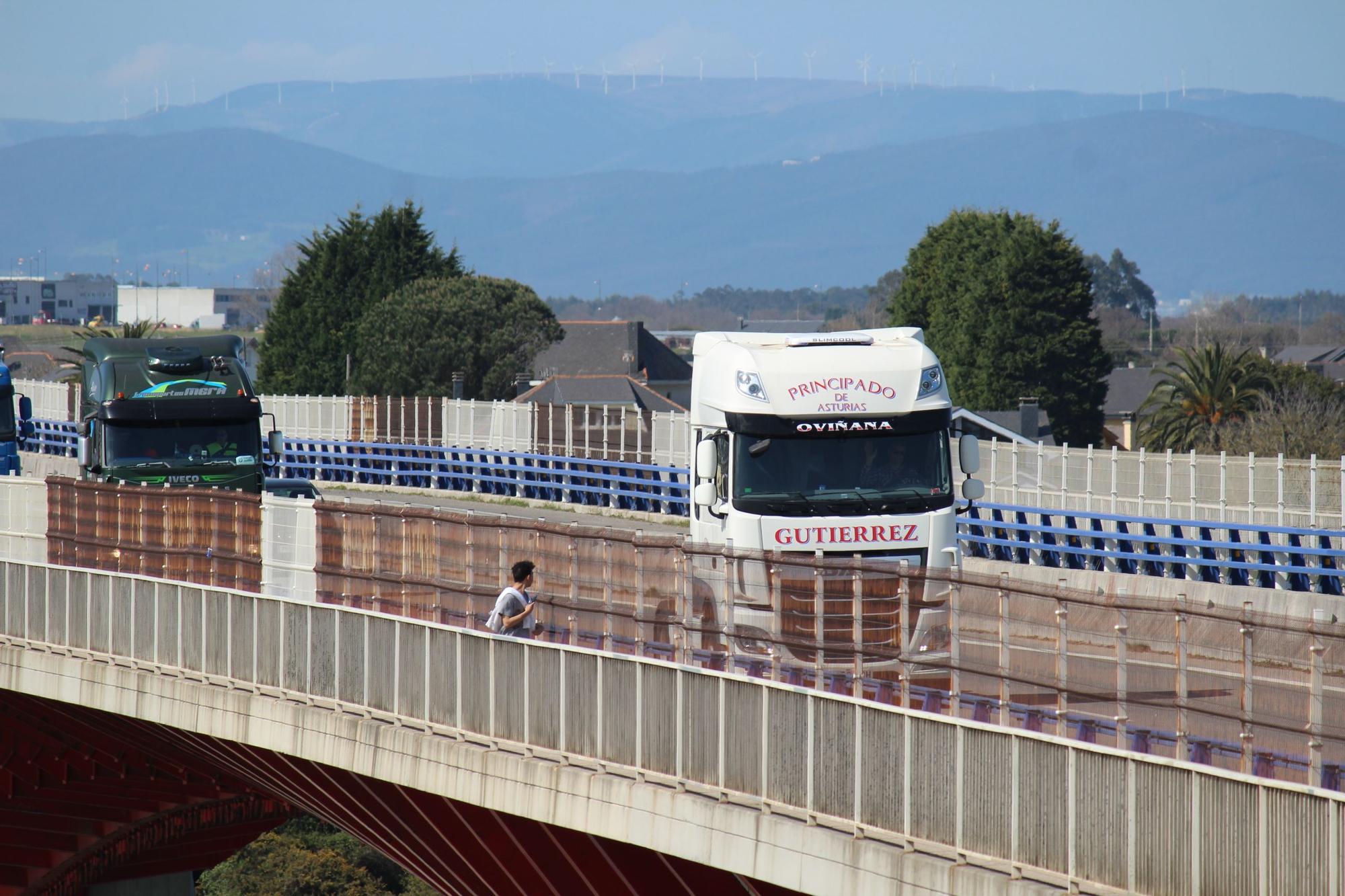EN IMÁGENES: Así está siendo el paro del transporte en Asturias