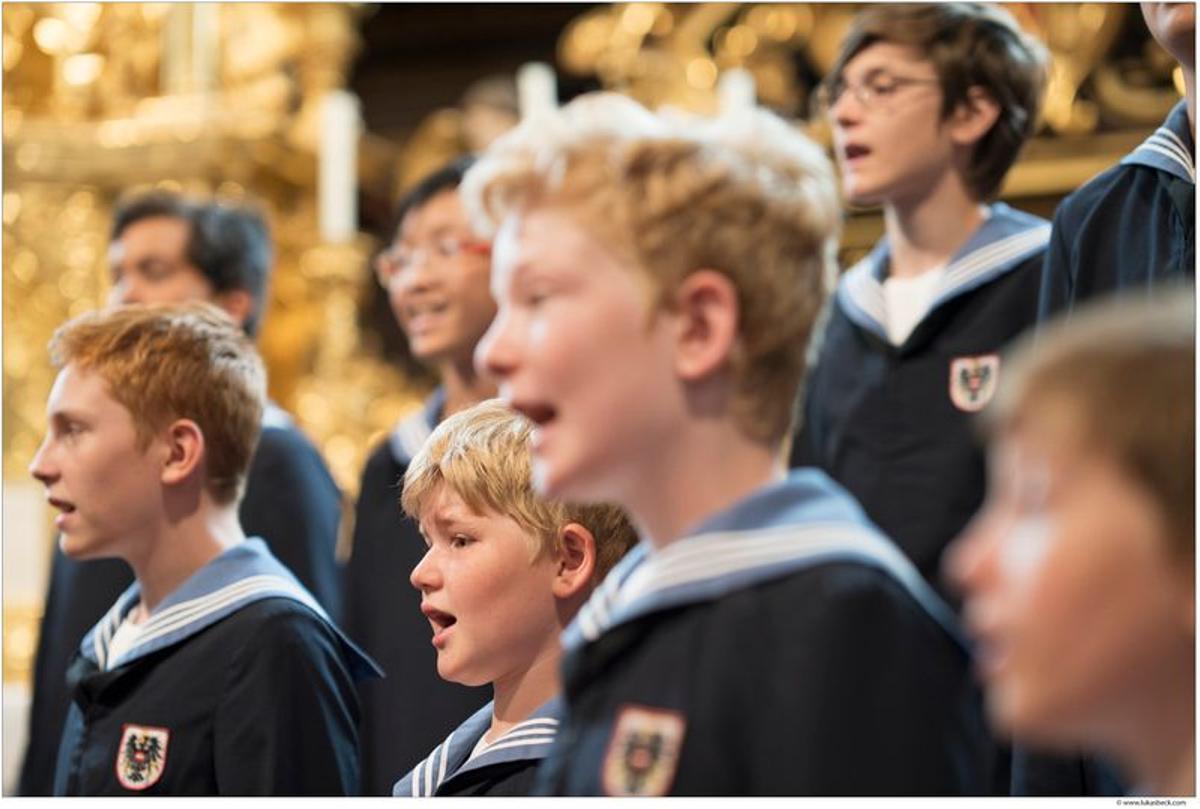 Los Niños Cantores de Viena durante una actuación.
