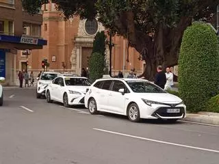Los taxistas de Castelló paran por los "abusos" de las aseguradoras
