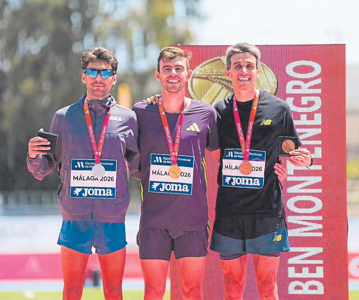 Mariano García, a la derecha, en el podio del Campeonato de España el pasado domingo en Málaga