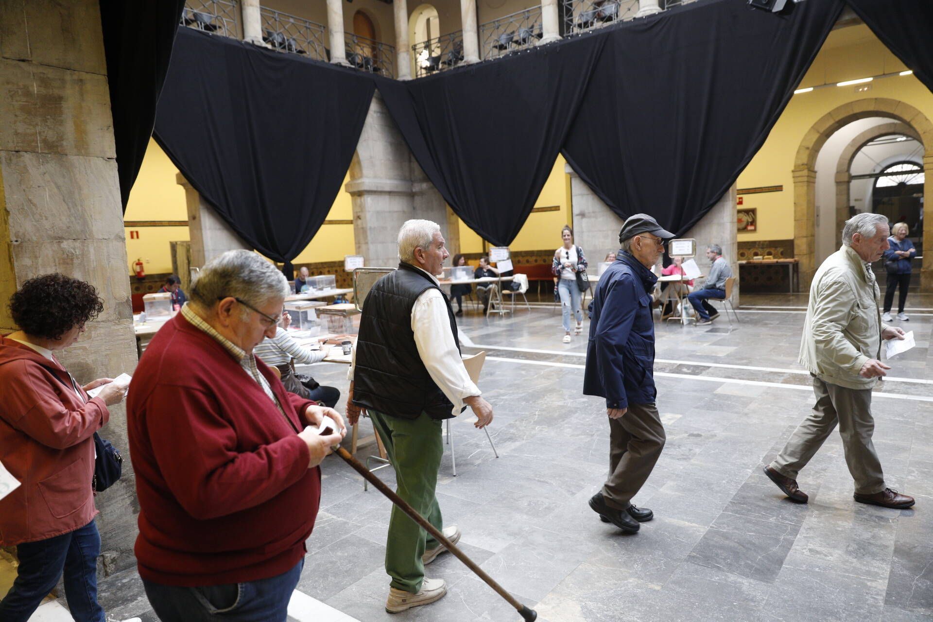 Las mejores imágenes de la jornada electoral del 28M en Asturias