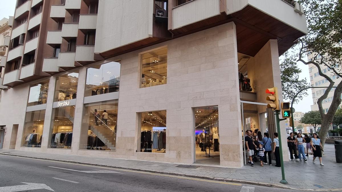 La tienda Bershka en las Avenidas de Palma.