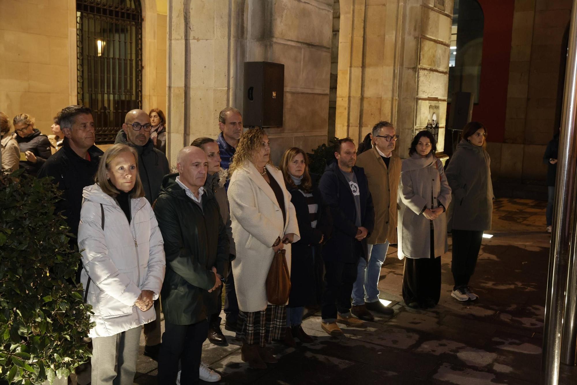 La concentración por el 25N en Gijón, en imágenes