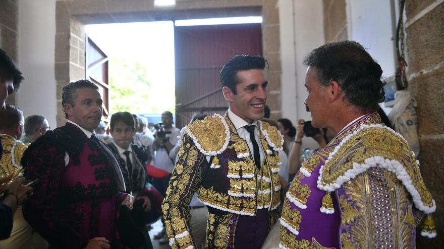 Así han entrado los toreros a la Era de los Mártires en el último día de toros en Cáceres