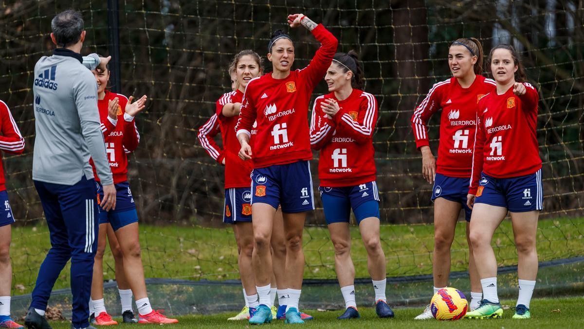 Último entrenamiento de la selección femenina antes del partido ante Alemania