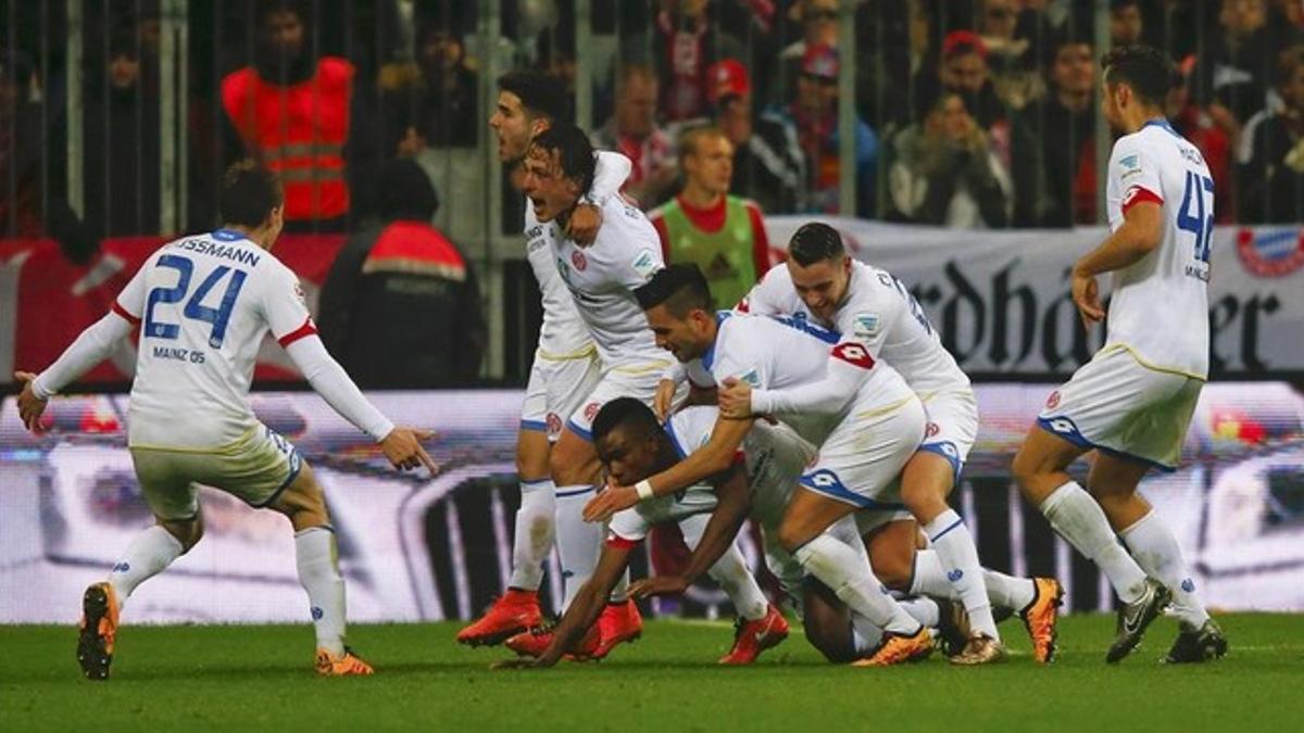 El conjunto del Mainz celebra la victoria cosechada en Múnich