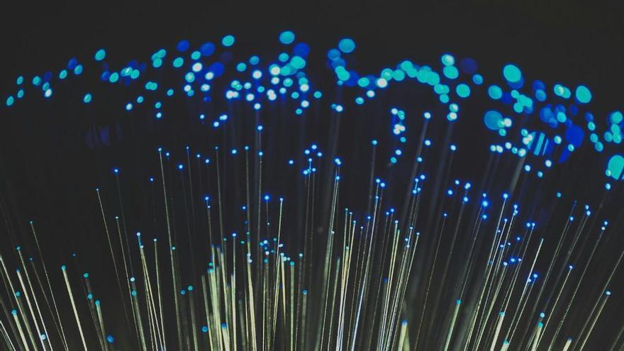 La fibra óptica permite 