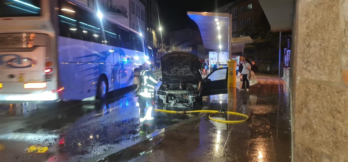 Incendio de un coche en Porto do Son