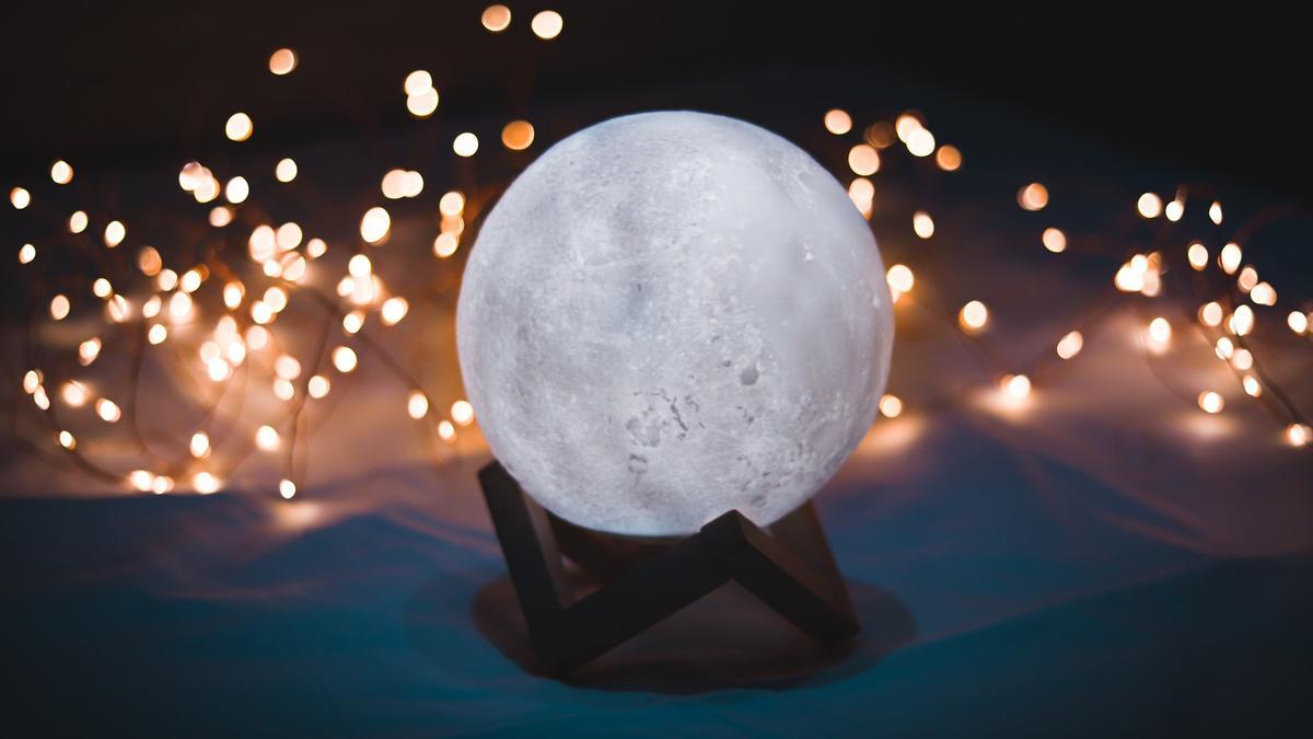 Lámpara luna en tres dimensiones para decorar