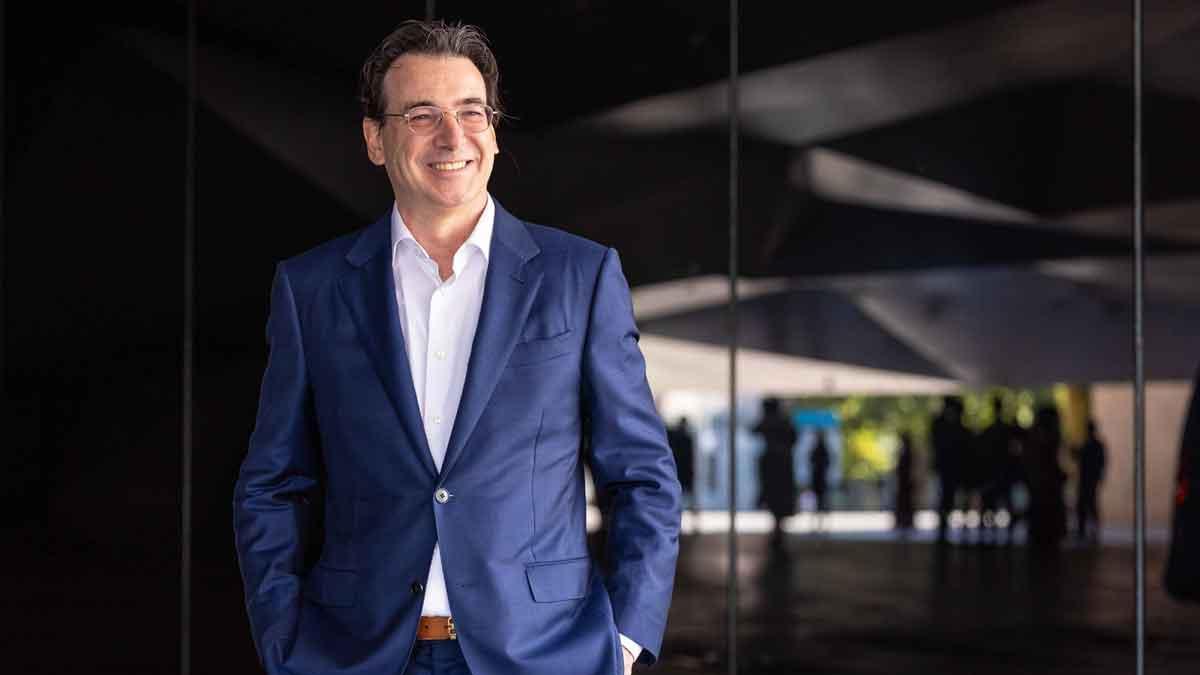 Luis Sentis, antes de la ceremonia de entrega de las Becas de la Fundación La Caixa para estudios de posgrado en el extranjero, el pasado jueves en Madrid.