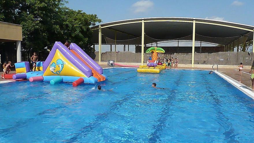 La piscina de Castellar abre sus puertas