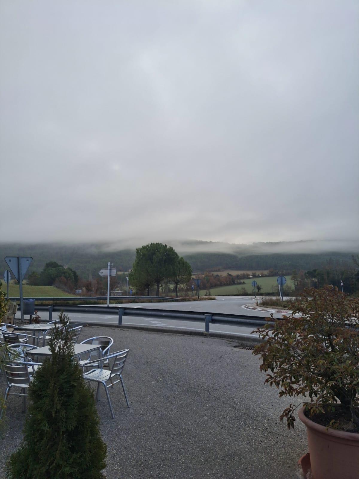 Nieblas matutinas en Santa maria de miralles (Anoia, Barcelona).