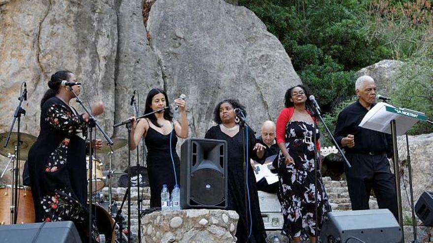 El grupo Bronzeville American Gospel hizo disfrutar al público con sus canciones espirituales.