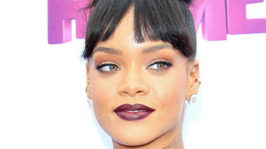 Rihanna s&#039;uneix al talent show &quot;The Voice&quot;.