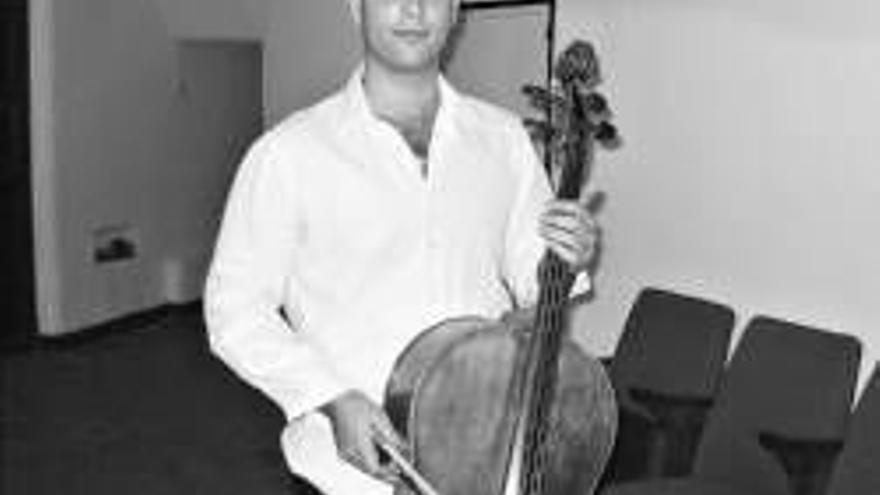 Un violoncelista de Granada gana el certamen Pedro Bote