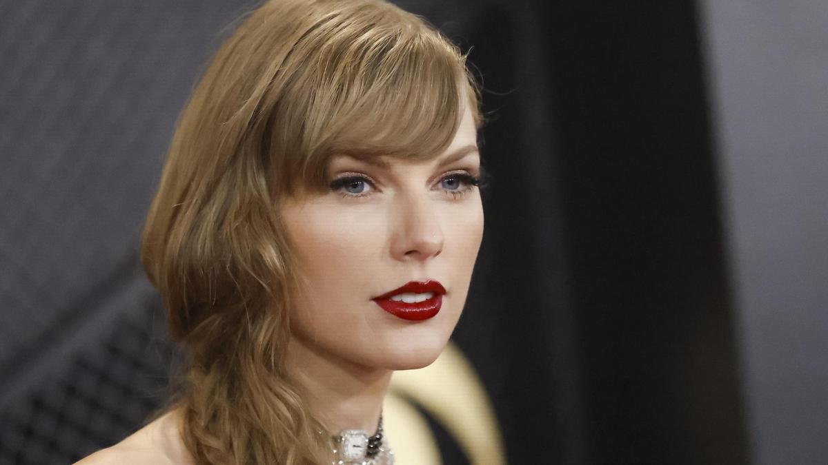 Taylor Swift, en la alfombra roja de los Grammy.